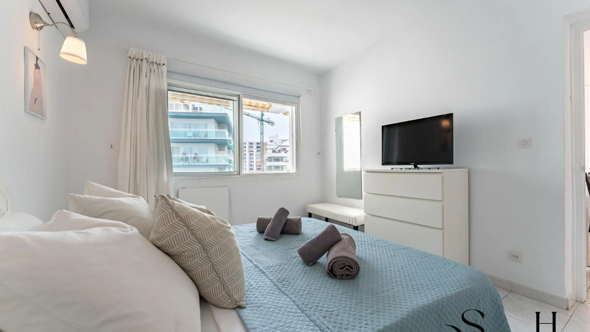 アパート Great Location, Sea View, 2 Bedroom, Steps From The Beach ベナルマデナ スペイン