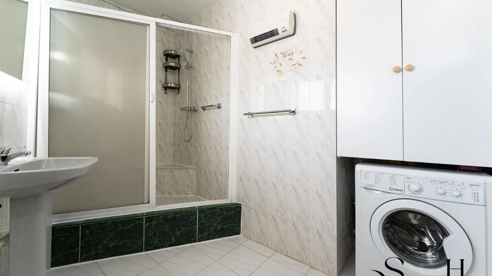 Great Location, Sea View, 2 Bedroom, Steps From The Beach ベナルマデナ アパート